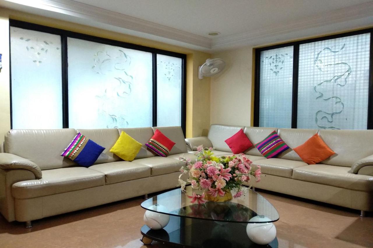 Oyo 10437 Hotel Hibiscus Inn Bangalore Esterno foto