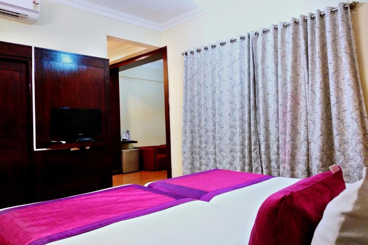 Oyo 10437 Hotel Hibiscus Inn Bangalore Esterno foto